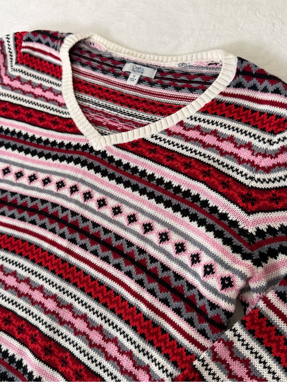 Croft & Barrow Women’s M Fair Isle Heart Sweater V Neck Red Pink Nordic Knit